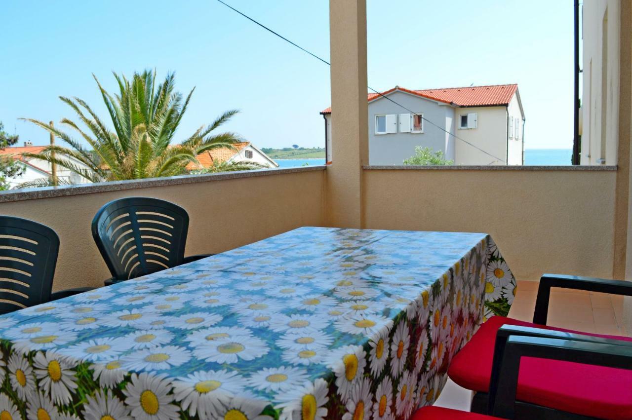 Apartmani Macak II Novalja Extérieur photo
